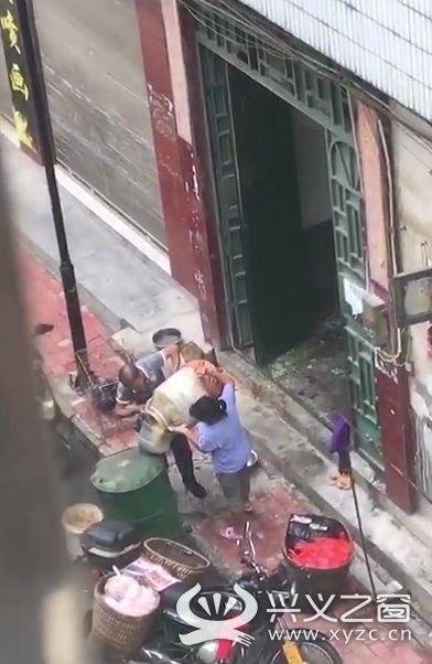 西安爆料地沟油事件视频,黑心油源触目惊心  第1张